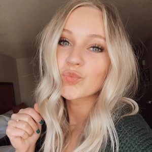 Meet your Posher, Savannah